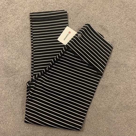 Lululemon Wunder Under Crop pants - Picture 1 of 5